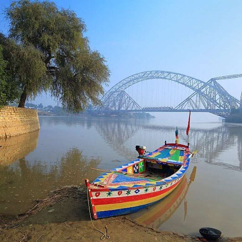 O rio Indo é fonte vital de água para a Índia e o Paquistão, mas se origina nas montanhas do Tibete, controladas pela China