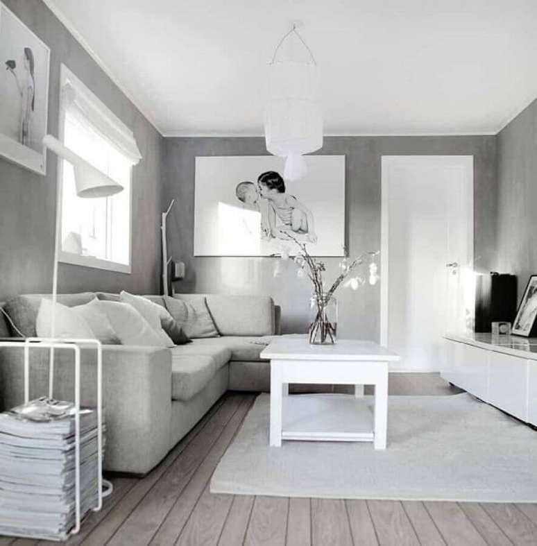 58. Decoração cinza e branca para sala planejada pequena. Fonte: Construção e Design