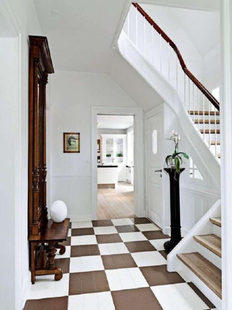 28. Decoração de casa com piso xadrez branco e marrom – Foto: BO BEDRE