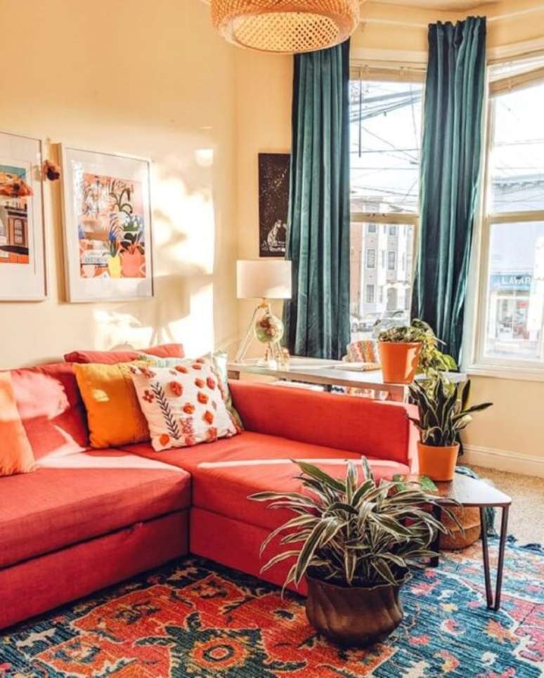 9. As cores vibrantes s&atilde;o verdadeiras fontes de energia na decora&ccedil;&atilde;o. Fonte: BohoFrisco