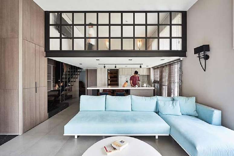21. Tipos de sofá com chaise para decoração de sala com cozinha integrada – Foto: Behance