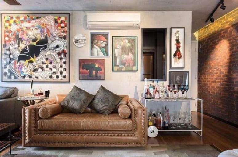 60. Tipos de sofás pequenos para decoração de sala com estilo industrial – Foto: Clarice Semerene