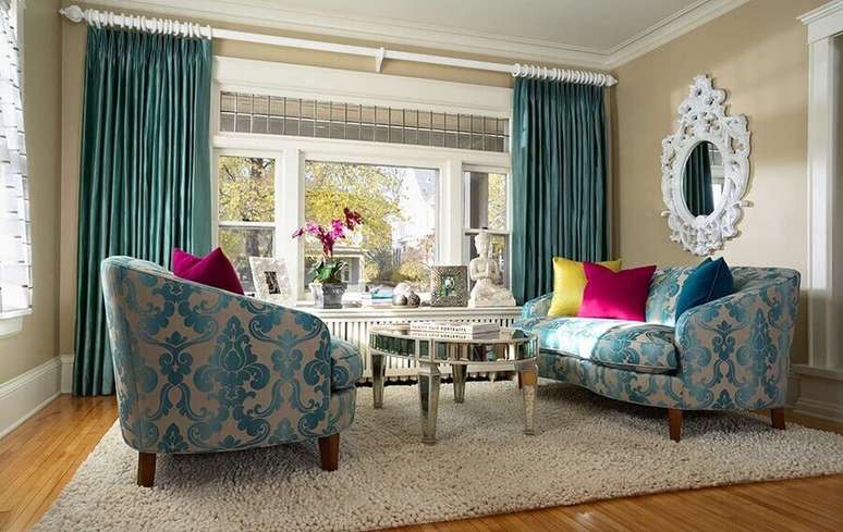 47. Tipos de sofás estampado para decoração de sala com estilo clássico – Foto: Arkpad