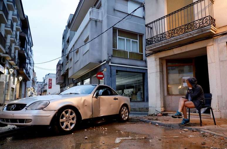 Carro danificado por inundações decorrentes da tempestade em Alcanar, Espanha
01/09/2021
REUTERS/Eva Manez