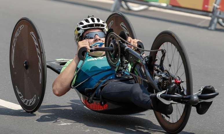 Jady Malavazzi fechou a prova de ciclismo de estrada na 13ª colocação em Tóquio (Foto: Divulgação)