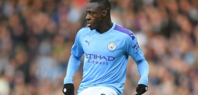 Benjamin Mendy segue afastado do Manchester City Divulgação Mancherter City