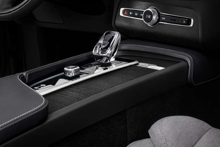Volvo XC90: nova manopla de c&acirc;mbio. 