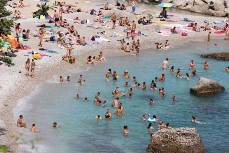 Turistas em Capri, sul da Itália: destinos litorâneos puxaram turismo interno no verão