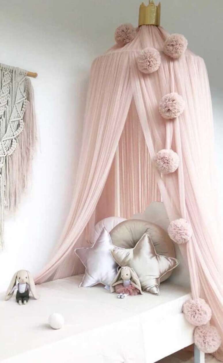 32. Cama infantil com dossel para decoração de quarto de menina – Foto: Decor Fácil