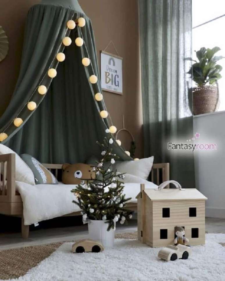 51. Quarto infantil decorado com cordão de lâmpada para cama infantil com dossel – Foto: Fantasyroom