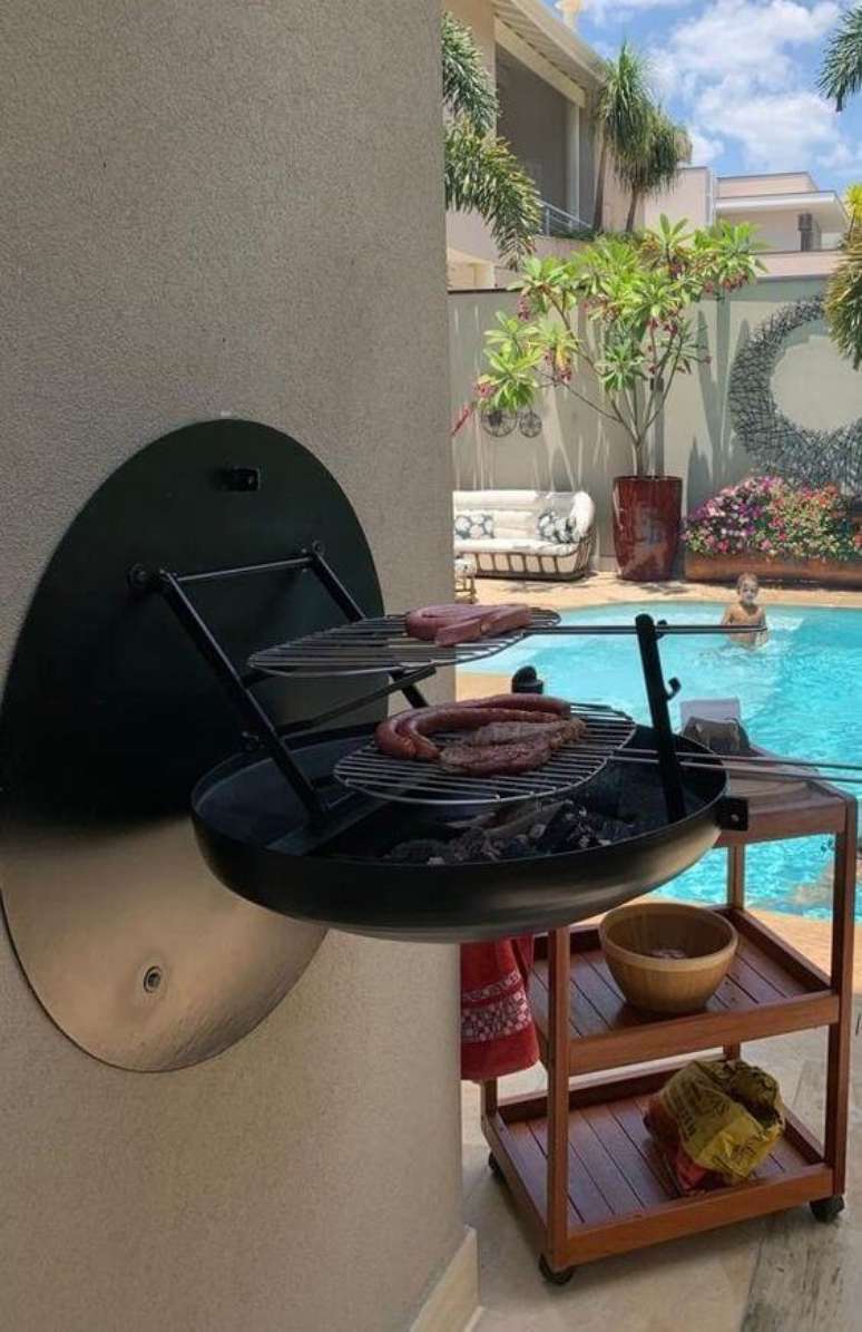 58. Churrasqueira de parede retr&aacute;til &ndash; Foto Mercado Livre