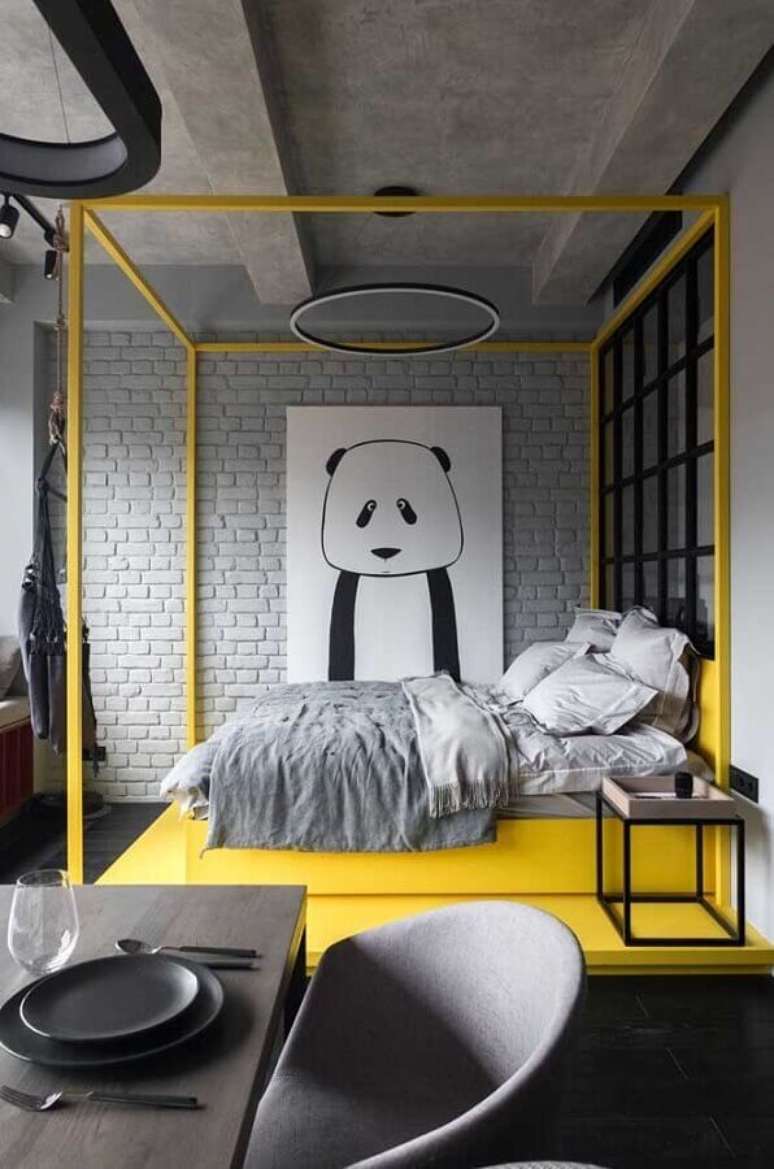 27. Cama com dossel para quarto de casal com decoração estilo industrial – Foto: Futurist Architecture