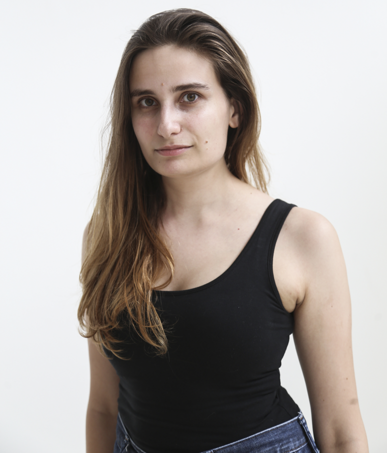 "O problema agora &eacute; que temos mais tempo, ent&atilde;o podemos encontrar formas de conhecer gente aos 30 e poucos. E os aplicativos nos abrem caminhos", diz Tamara Tenenbaum