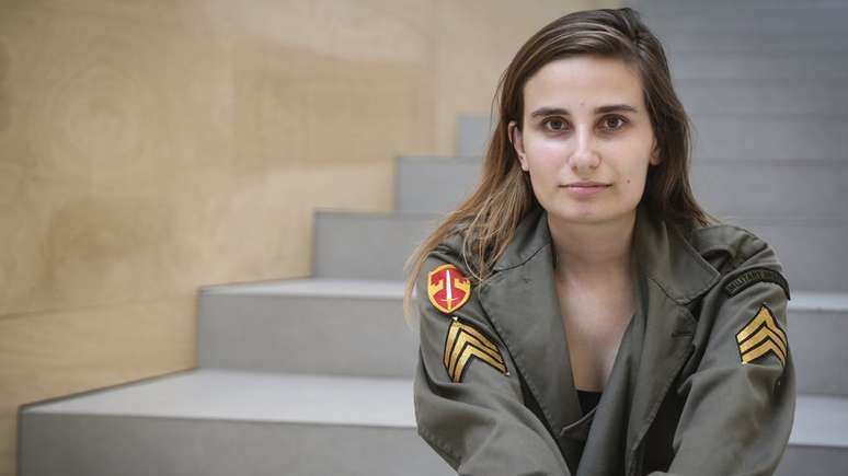 "Hoje, as coisas mudaram e a felicidade plena &eacute; algo que nos importa muito", diz escritora sobre relacionamentos