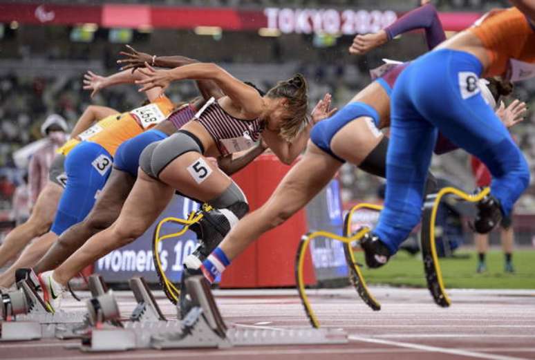 Atletas largam para prova de atletismo desta Paralimpíada; nenhum competidor teve caso de covid registrado até agora