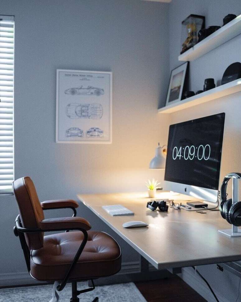 4. Luminária de mesa para decoração de home office – Foto: Unsplash