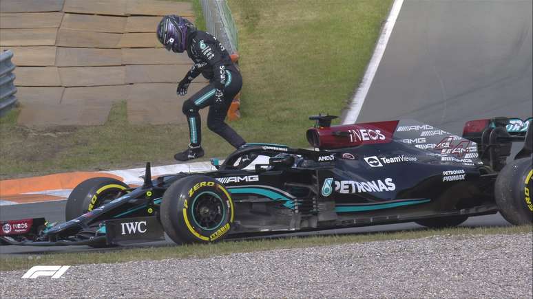 Lewis Hamilton enfrentou problemas logo no começo do treino livre 2 na Holanda 