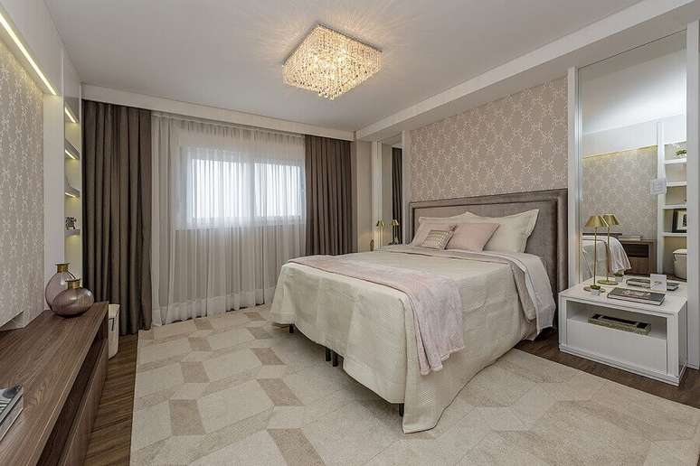 21. Cabeceira de camas box casal para quarto cl&aacute;ssico decorado em cores neutras &ndash; Foto: Espa&ccedil;o do Tra&ccedil;o Arquitetura