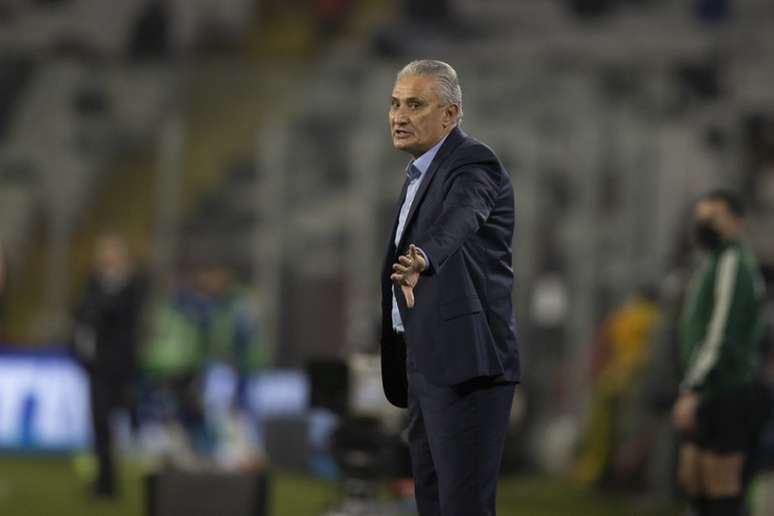 Tite na vitória do Brasil contra o Chile, em Santiago, pelas Eliminatórias da Copa de 2022 (Foto: Lucas Figueiredo/CBF)