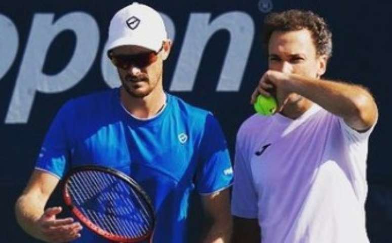 Bruno Soares (à dir.) e britânico Jamie Murray durante vitória em estreia no US Open