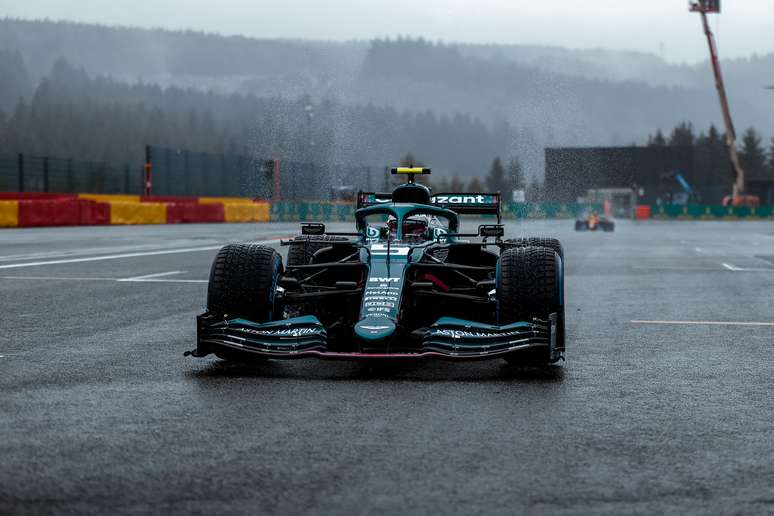 Vettel e a chuva em Spa.