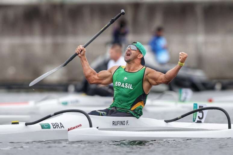 Fernando Rufino conquistou a medalha de ouro na canoagem nas Paralimpíadas (Foto: Miriam Jeske/CPB)