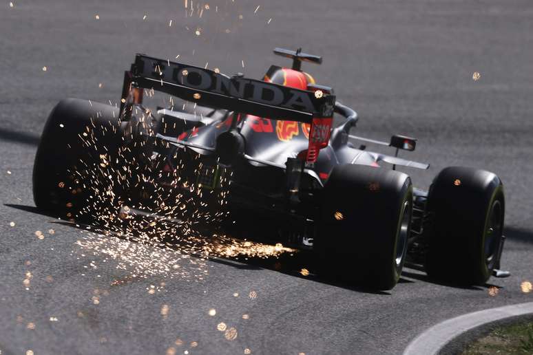 Max Verstappen brilhou em casa neste sábado 