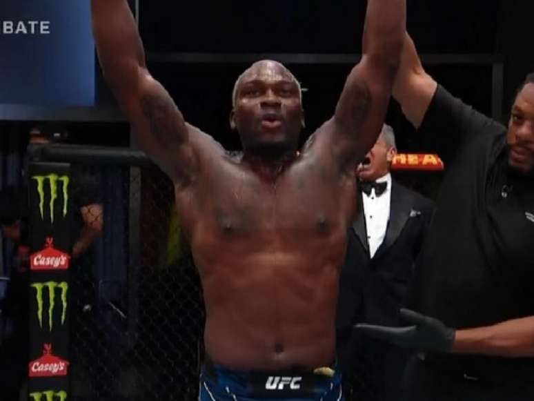 Derek Brunson superou Darren Till na luta principal do UFC Vegas 36 (Foto: Reprodução/UFC)