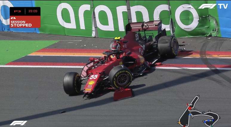 Carlos Sainz bateu muito forte na curva 3 em Zandvoort 