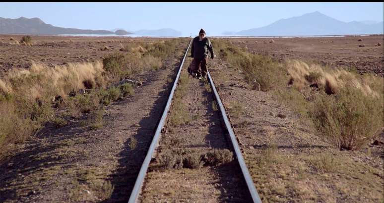 Cena do filme 'King Kong en Asunción', de Camilo Cavalcante 