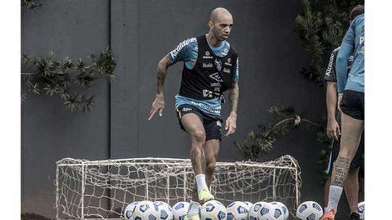 Diego Tardelli vem treinando forte e pode ser novidade do Santos no sábado (Ivan Storti/Santos)