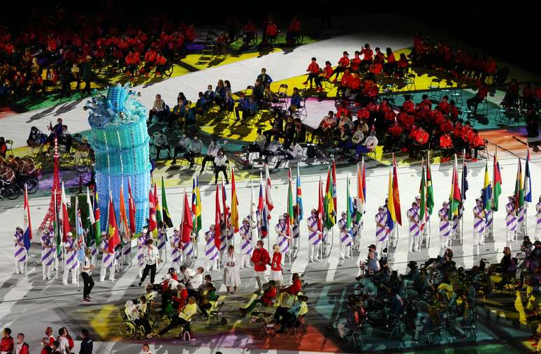 Desfile da delegações dos países representados pelos atletas no encerramento da Paralimpíada de Tóquio Kim Kyung-Hoon Reuters