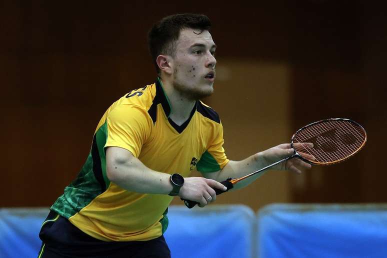 Vitor Gonçalves Tavares durante partida no parabadminton Takuma Matsushita CPB