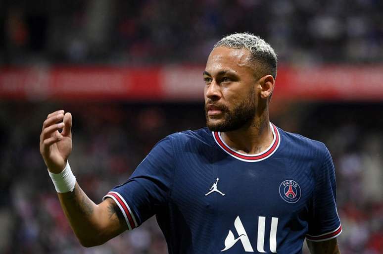 Neymar recentemente renovou contrato com o PSG até junho de 2025 (Foto: FRANCK FIFE / AFP)
