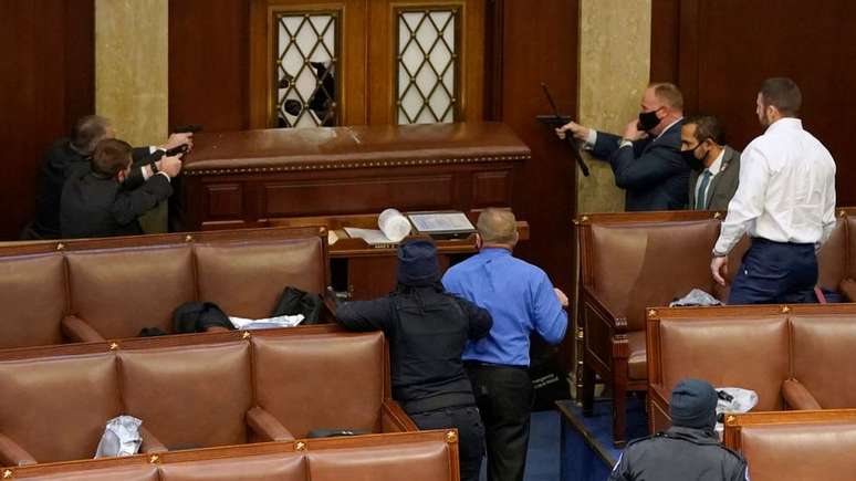 Autoridades temem atos violentos em Brasília semelhantes à invasão do Congresso dos EUA por apoiadores de Trump