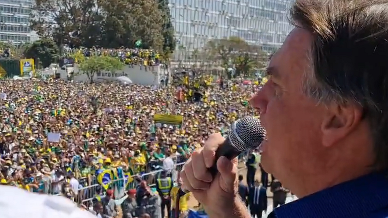 Bolsonaro discursa para apoiadores em Brasília neste 7 de setembro: presidente disse que atos são um 'ultimato' aos demais Poderes da República