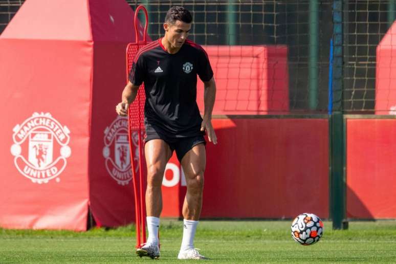 Cristiano Ronaldo trabalhou com os novos companheiros nesta terça-feira (Foto: Divulgação / Manchester United)