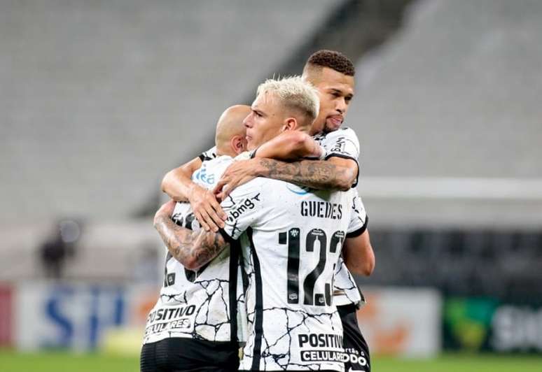 Mano quer R. Augusto em campo; como 1ª mudança no Corinthians ajudará?