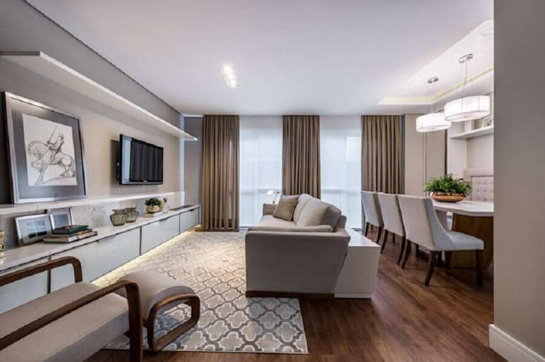 60. Tons de cinza para decora&ccedil;&atilde;o de sala de estar e jantar integrada com lumin&aacute;ria redonda &ndash; Foto: Treez Arquitetura + Engenharia