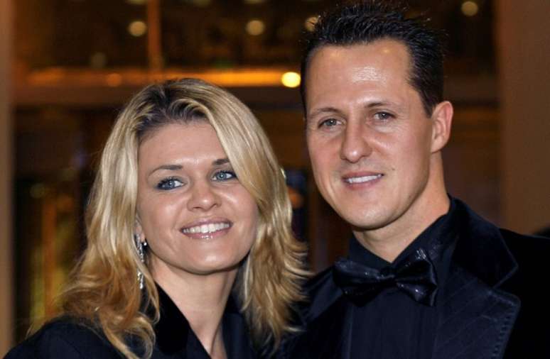 Corinna é esposa do heptacampeão Michael Schumacher (Foto: Reprodução/Twitter)