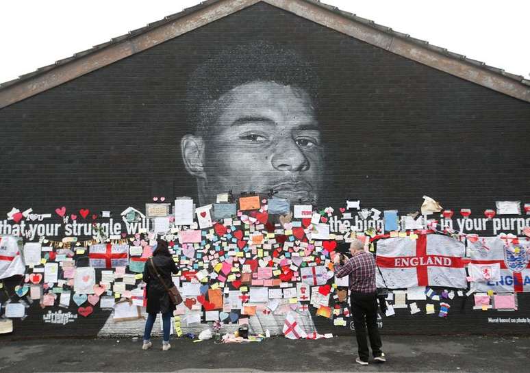 Mural de Marcus Rashford com mensagens de apoio após jogador ser alvo de racismo
13/07/2021
Action Images via Reuters/Ed Sykes