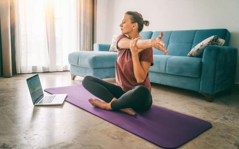 Yoga para iniciantes: 9 posturas fáceis para começar a praticar