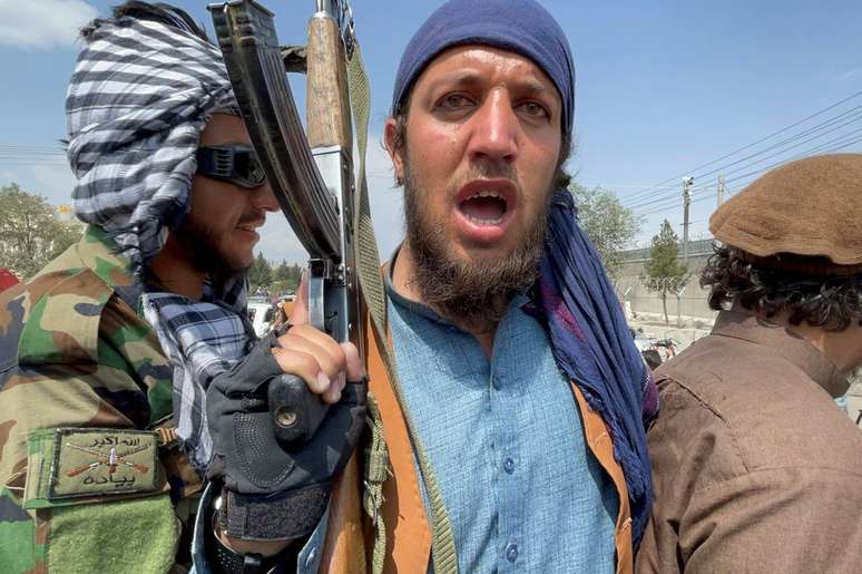 Forças do Talebã em Cabul em foto de 31 de agosto; grupo radical rejeitava tecnologia e mídias, mas agora reconhece sua importância