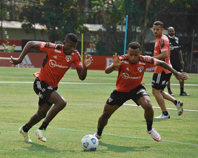 Welington treinou com o elenco nesta quinta-feira (Foto: Erico Leonan/saopaulofc.net)