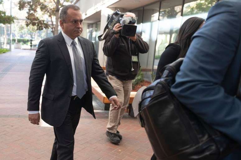 Holmes acusa seu ex-parceiro, Ramesh "Sunny" Balwani, de ter abusado sexualmente dela