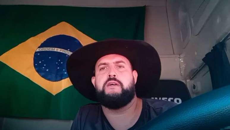 O caminhoneiro Marcos Antônio Pereira Gomes, conhecido como Zé Trovão.