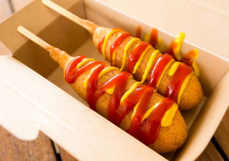 Guia da Cozinha - Dia do Cachorro-Quente: aprenda a fazer corn dog para celebrar