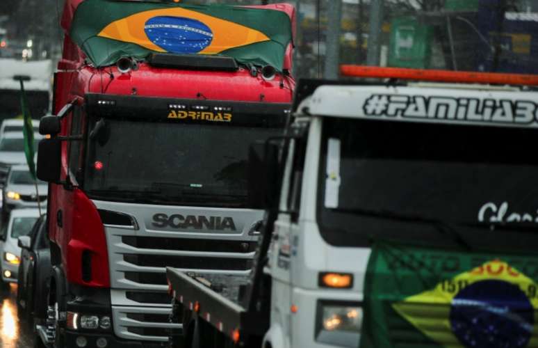 Caminhoneiros de diversas partes do Brasil, como em Gravataí (RS), fizeram manifestações pró-Bolsonaro