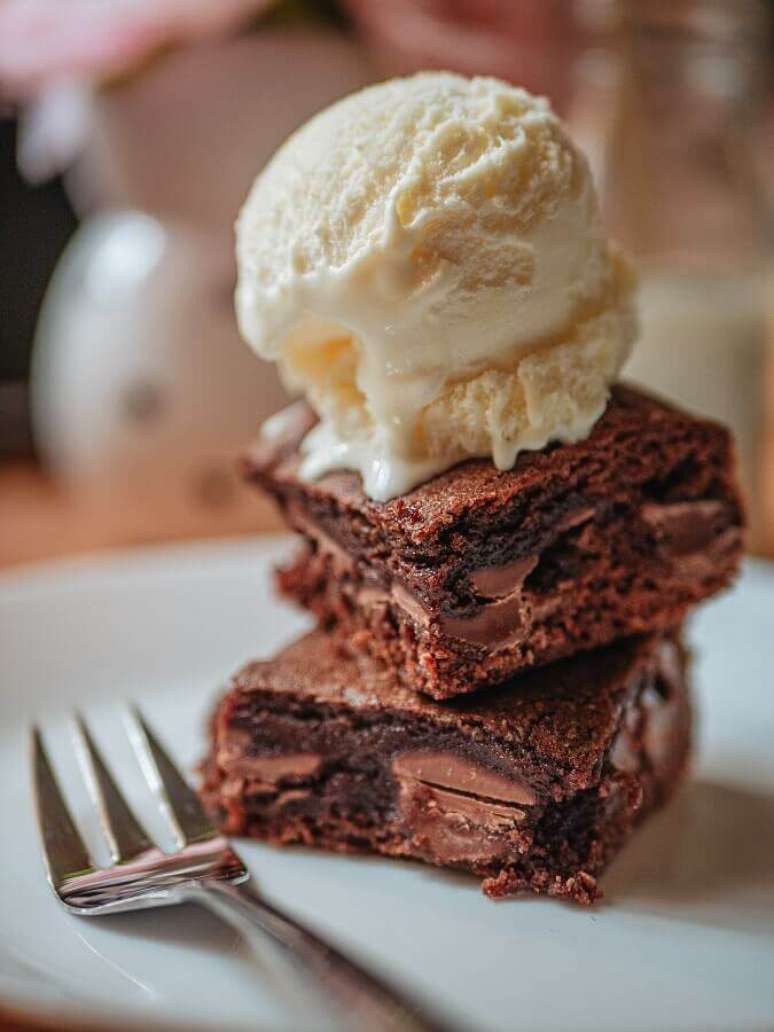 5. Receita de brownie de chocolate com sorvete de creme – Foto: Unsplash