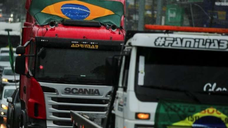 Bloqueio de caminhoneiros começou em resposta a discursos de Bolsonaro no 7 de setembro - e corre o risco de tomar proporção maior, mesmo contra a vontade do presidente